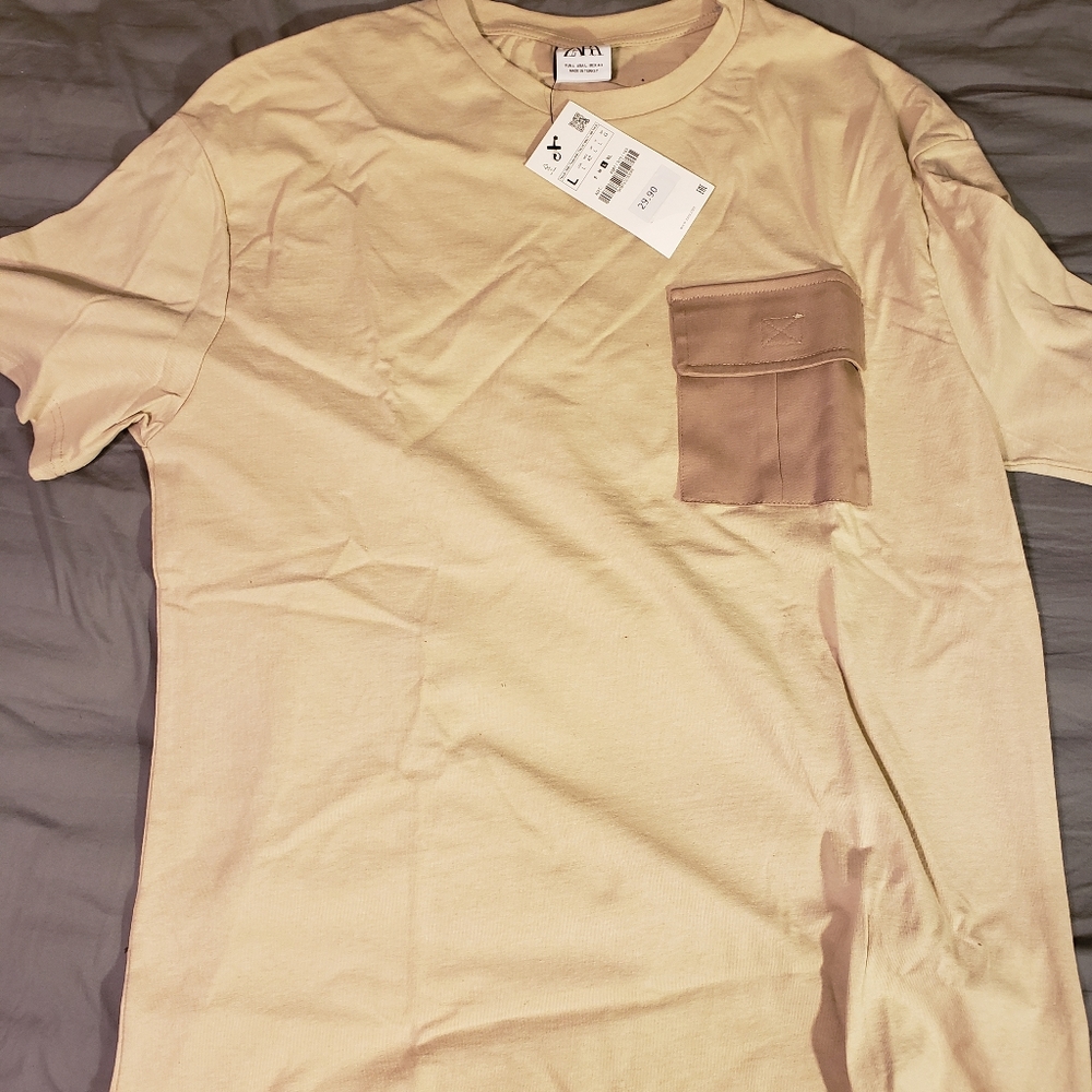 TSHIRT WITH CONTRAST POCKET